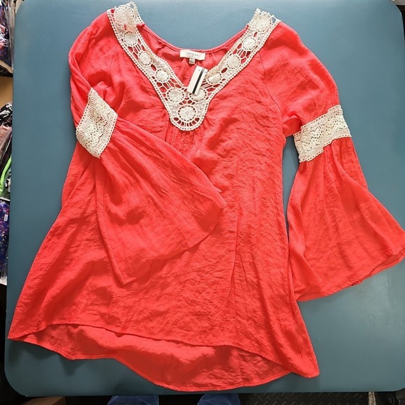 Umgee Tops - Umgee Size L Women's NWT Boho Bell Sleeve Dark Peach White Lagenlook V-Neck Top